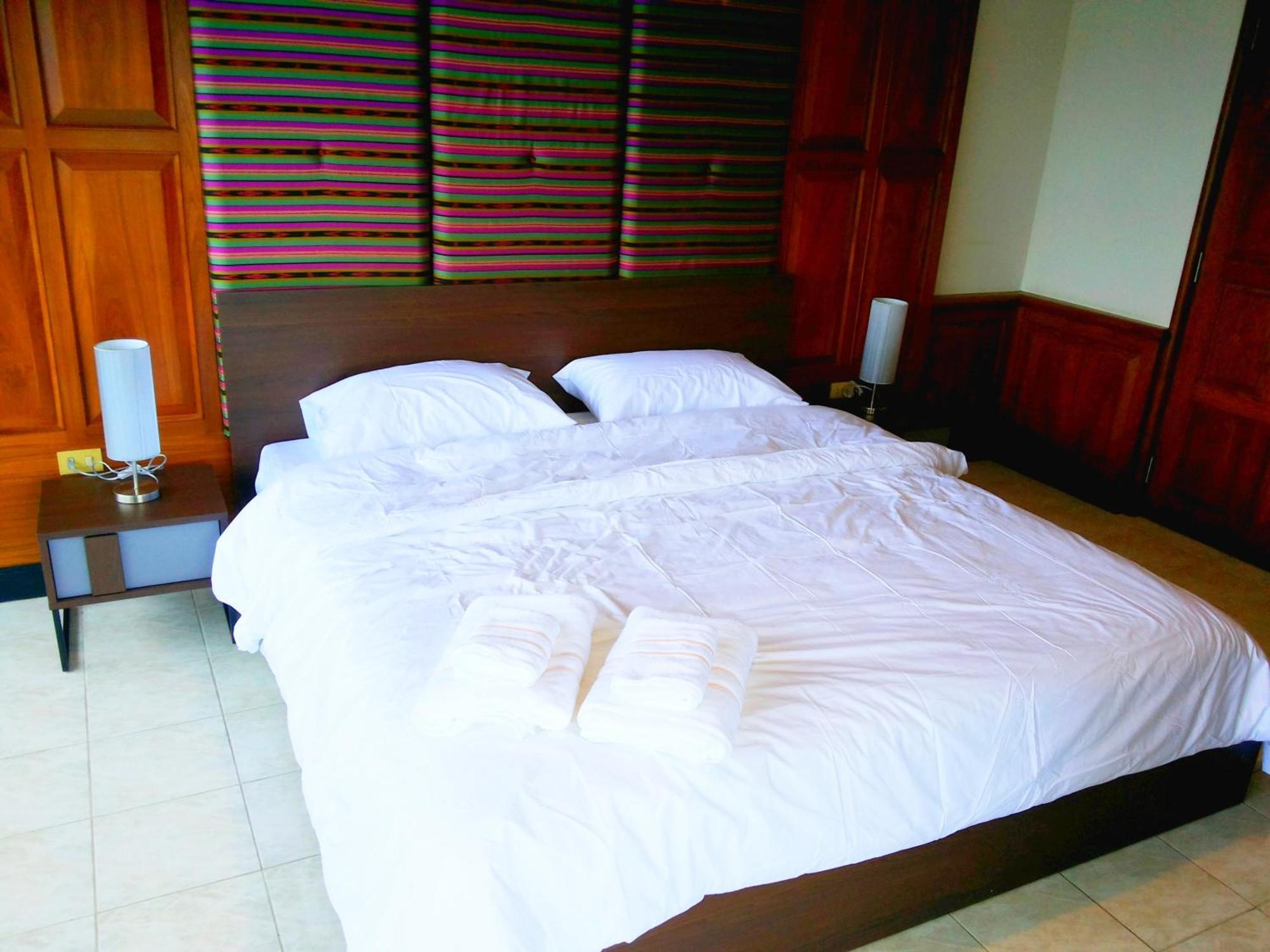 Patong Tower By United 21 Thailand Room photo