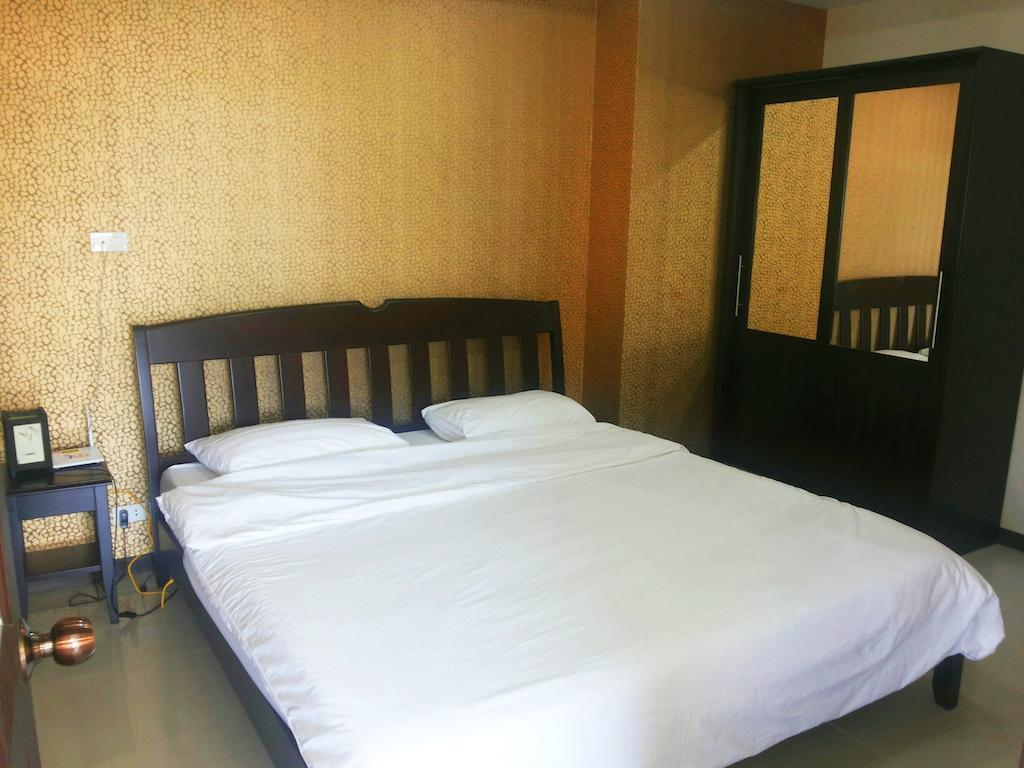Patong Tower By United 21 Thailand Room photo